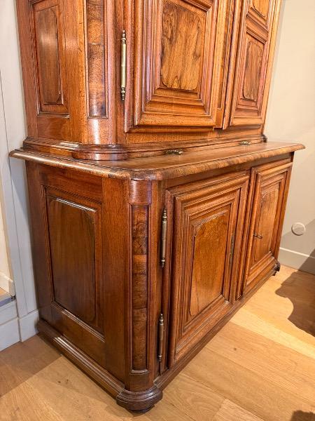 Buffet alsacien noyer 