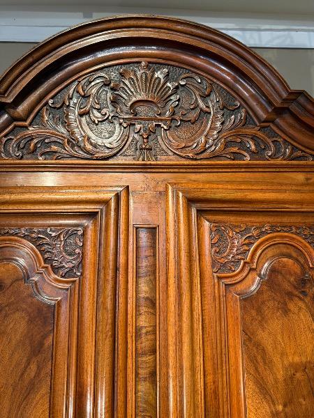 Buffet alsacien noyer 