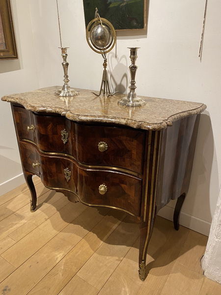 Commode Sauteuse Arbalète époque Régence