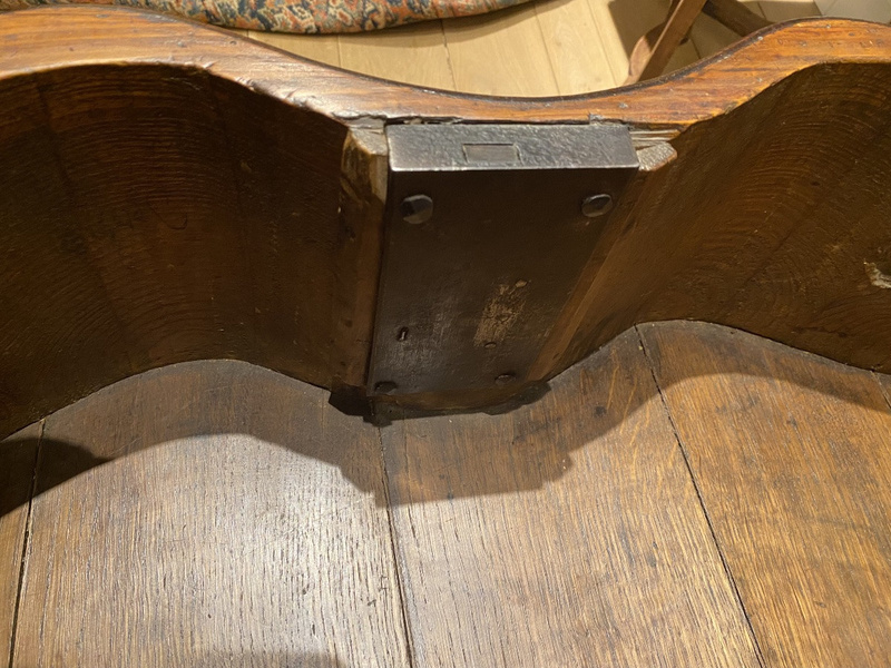 Commode Sauteuse Arbalète époque Régence