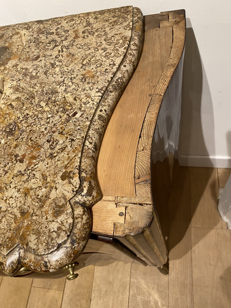 Commode Sauteuse Arbalète époque Régence