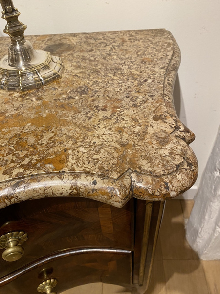 Commode Sauteuse Arbalète époque Régence