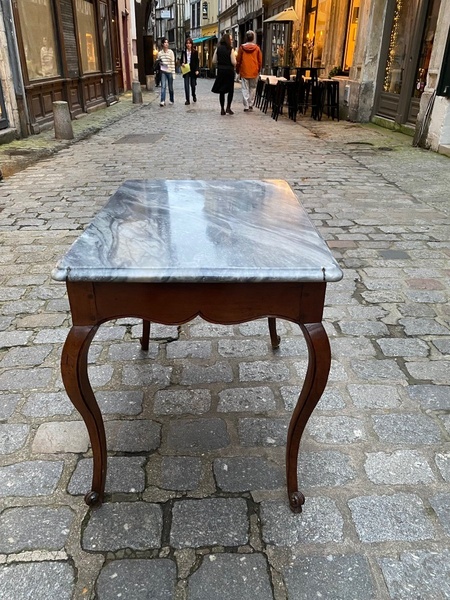 Table De Milieu