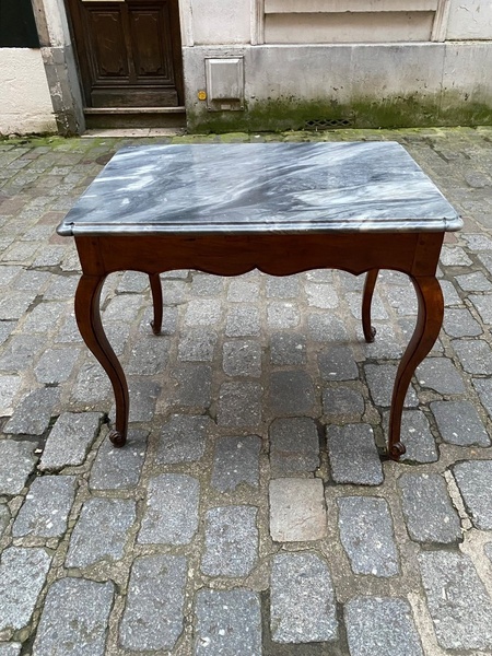 Table De Milieu