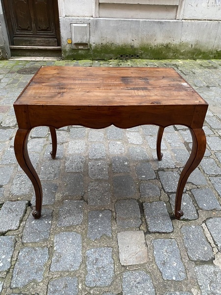 Table De Milieu